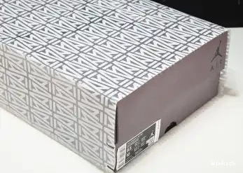 Air Maniere Jordan x DV6773-220 Ma 4 A 0517